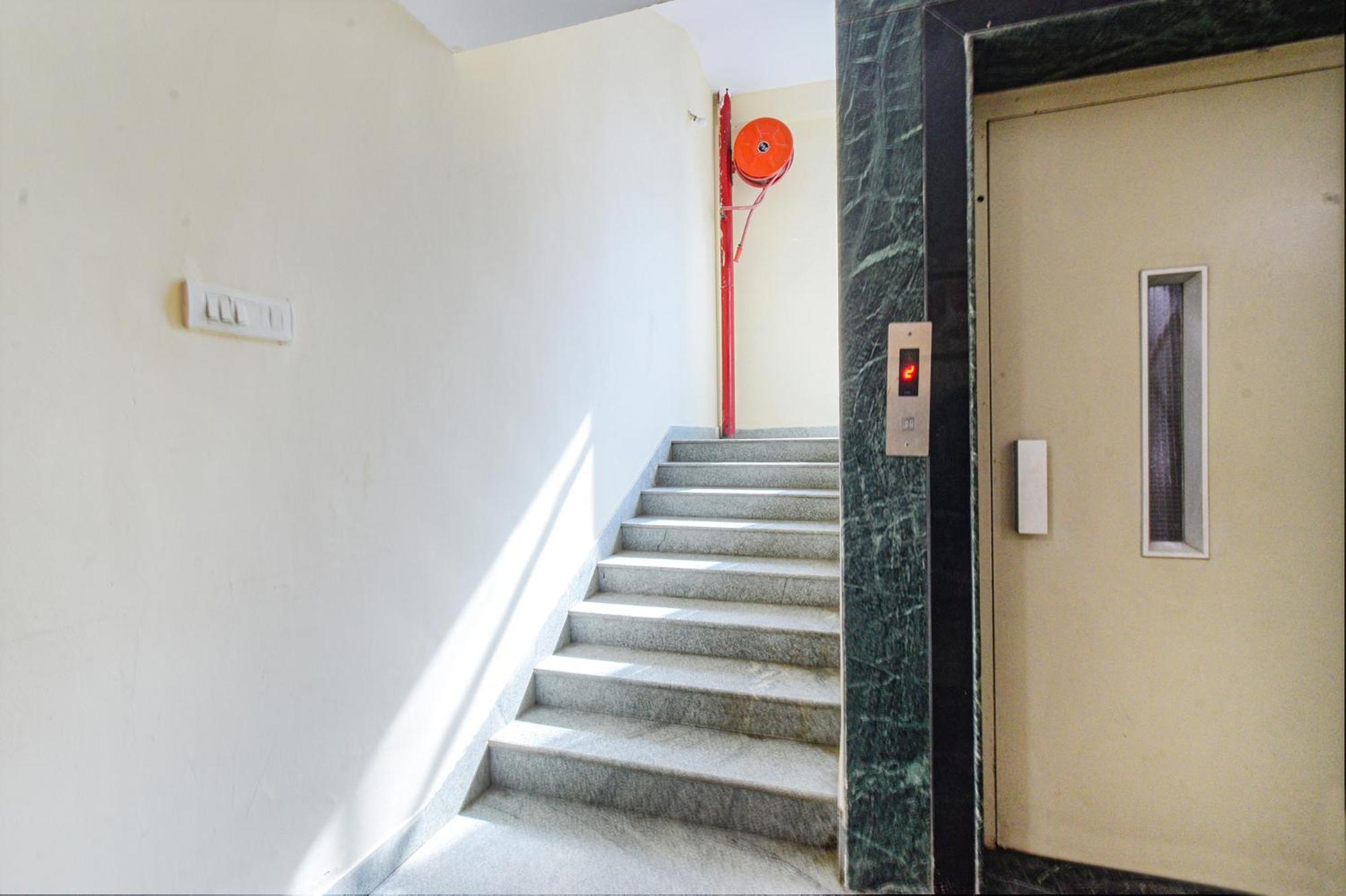 Fabhotel N Residency, Hitech City - 350M From Yashoda Hospital, Hitech City Hyderabad Ngoại thất bức ảnh