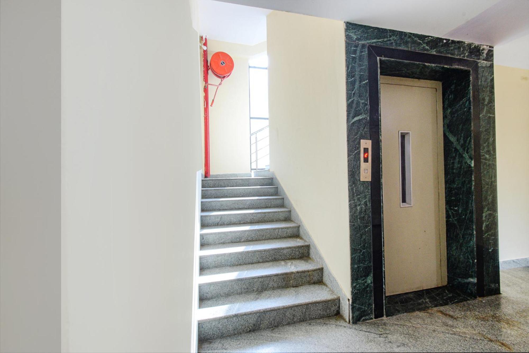 Fabhotel N Residency, Hitech City - 350M From Yashoda Hospital, Hitech City Hyderabad Ngoại thất bức ảnh
